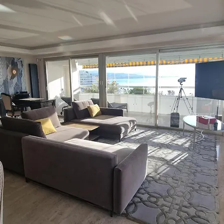 Lux- apparemment à Marina baie des Anges -vue de la mer Villeneuve-Loubet